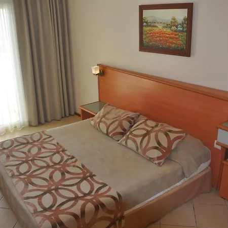 Θέρετρο Royal Palm Area 4*